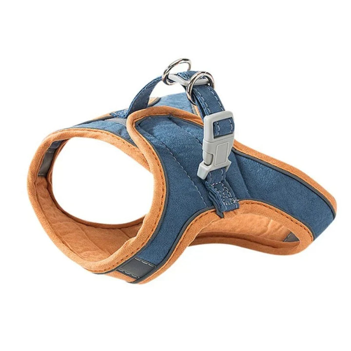 Lightweight cat harness for comfortable, stress-free outdoor exploring.