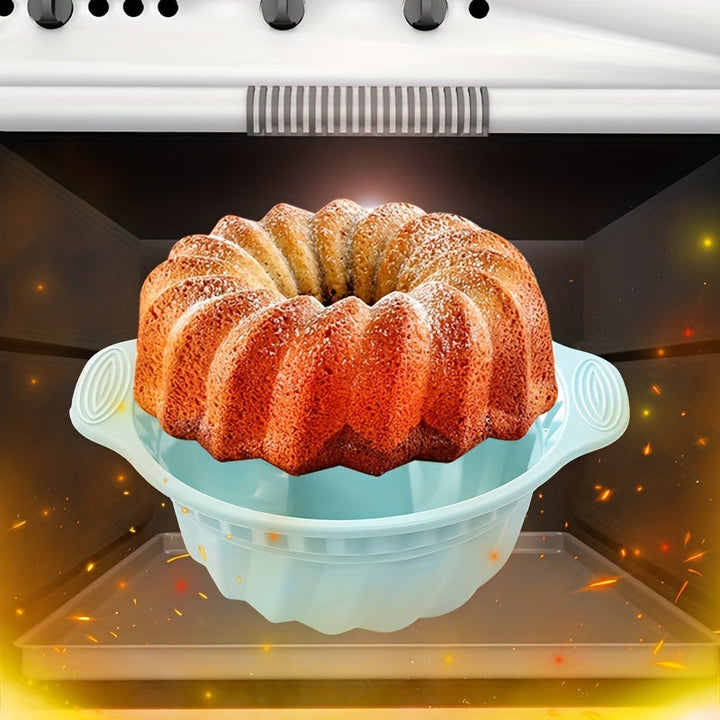 Flexible silicone cake mold from the 6-piece set. Nonstick design ensures effortless release for home baking.