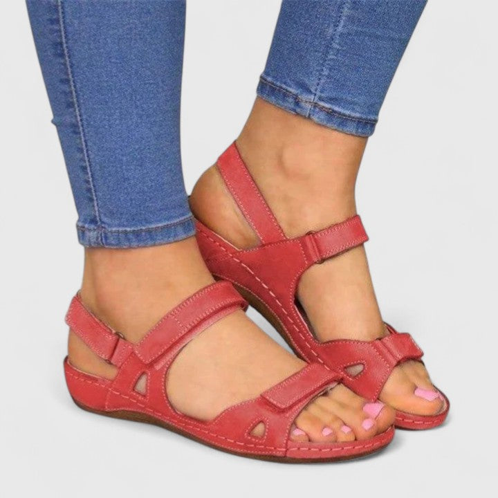 Orthopedic women's sandals, ultimate comfort with arch support & slip-resistant sole for summer.