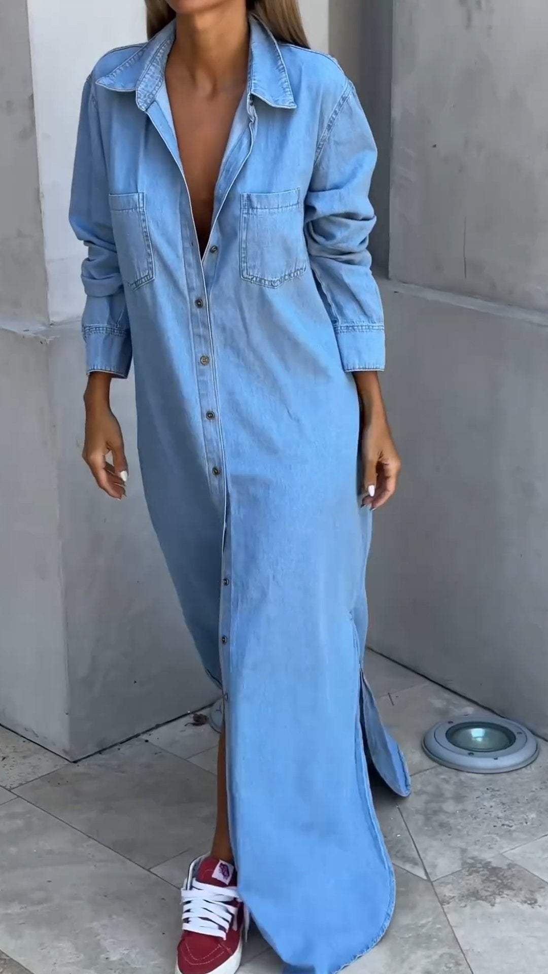 Stylish women's long sleeve shirt dress featuring a classic lapel design. Versatile everyday autumn wear.