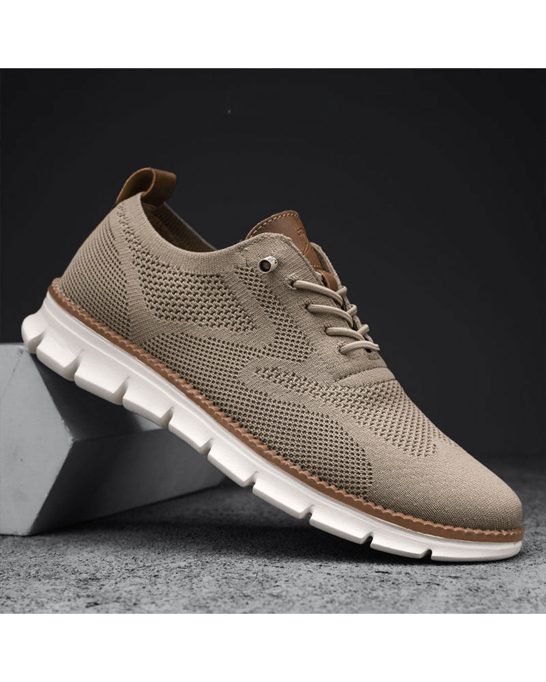 Men's versatile trainers, modern athletic style, offering comfort for all-day casual wear.