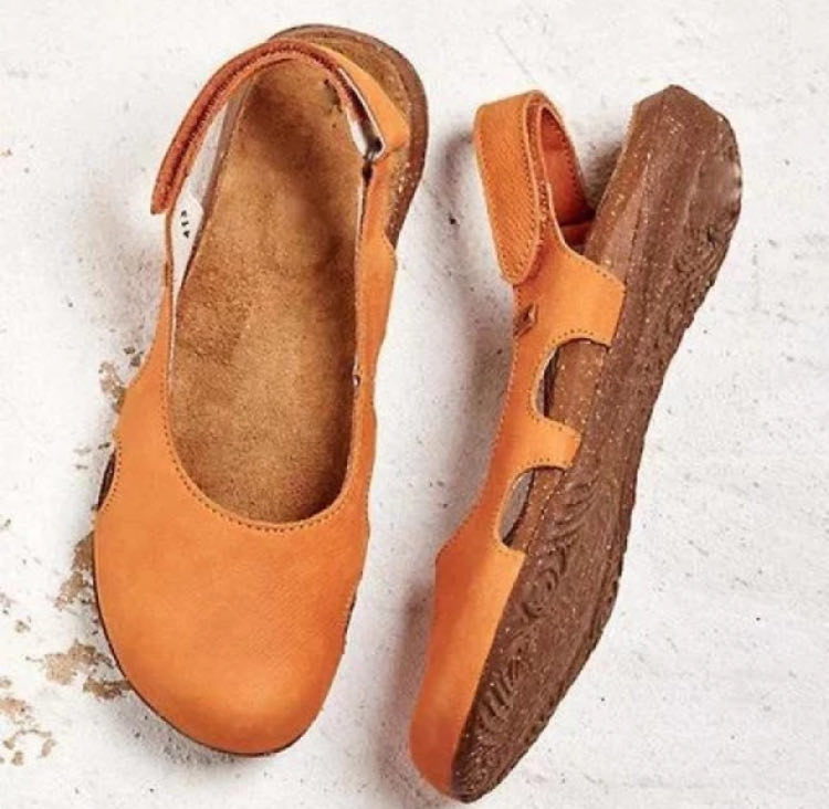 Stylish women's lightweight flat sandals. Comfortable open-toe design, great for summer, beach, & casual walking.