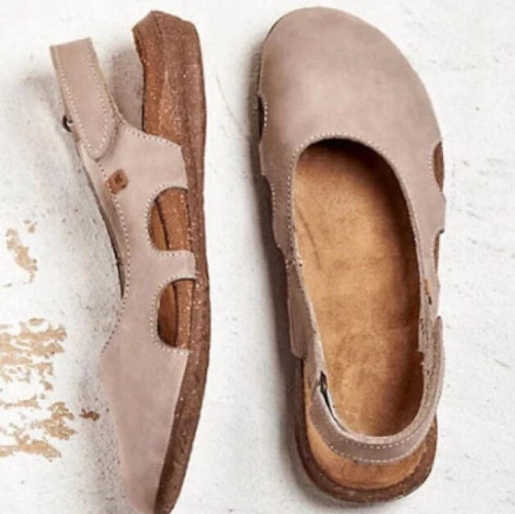 Comfortable women's summer sandals, designed for effortless style. Lightweight, flat, & perfect for versatile wear.