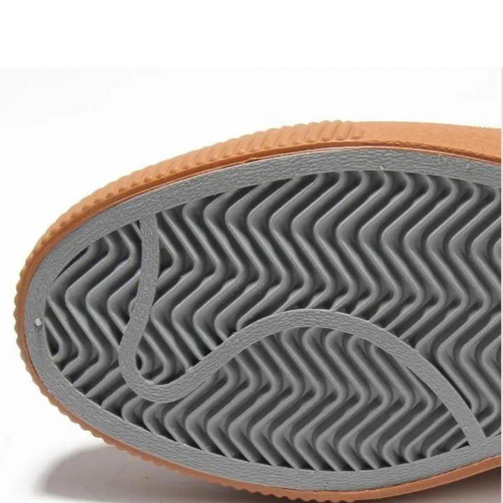 Men's casual slip-on shoes for relaxed style, comfortable for everyday versatile wear.