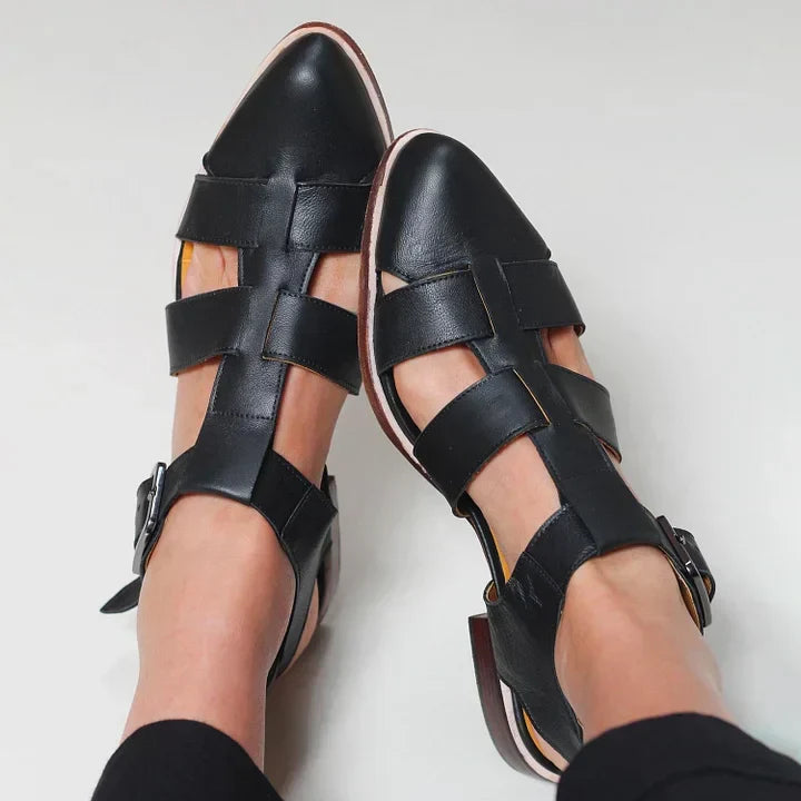 Elegant women's pointed woven sandals for summer. Comfortable slip-on flats, perfect versatile footwear.