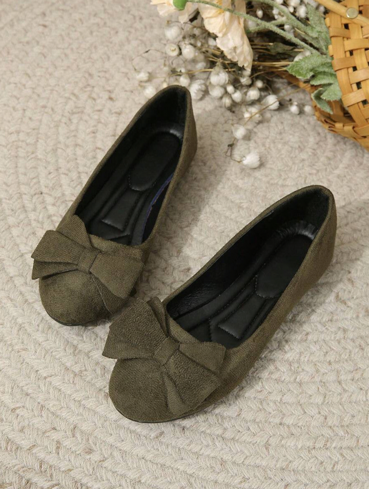 Orthopaedic loafers for women with arch and ankle support, offering pain relief for plantar fasciitis.