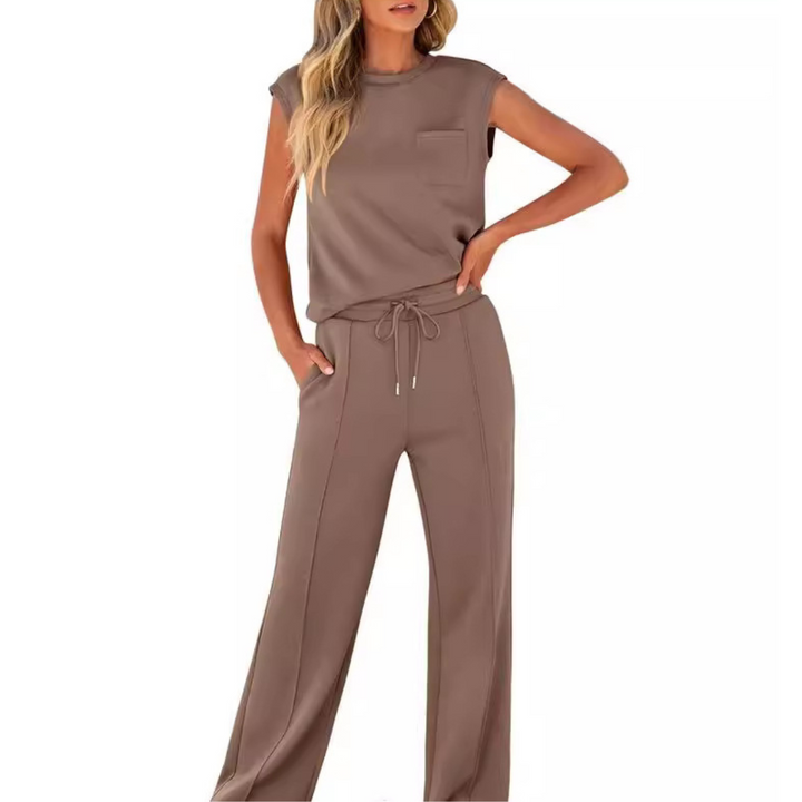 Versatile women's casual summer co-ord set. Soft lounge top and matching bottoms, perfect for any summer day.