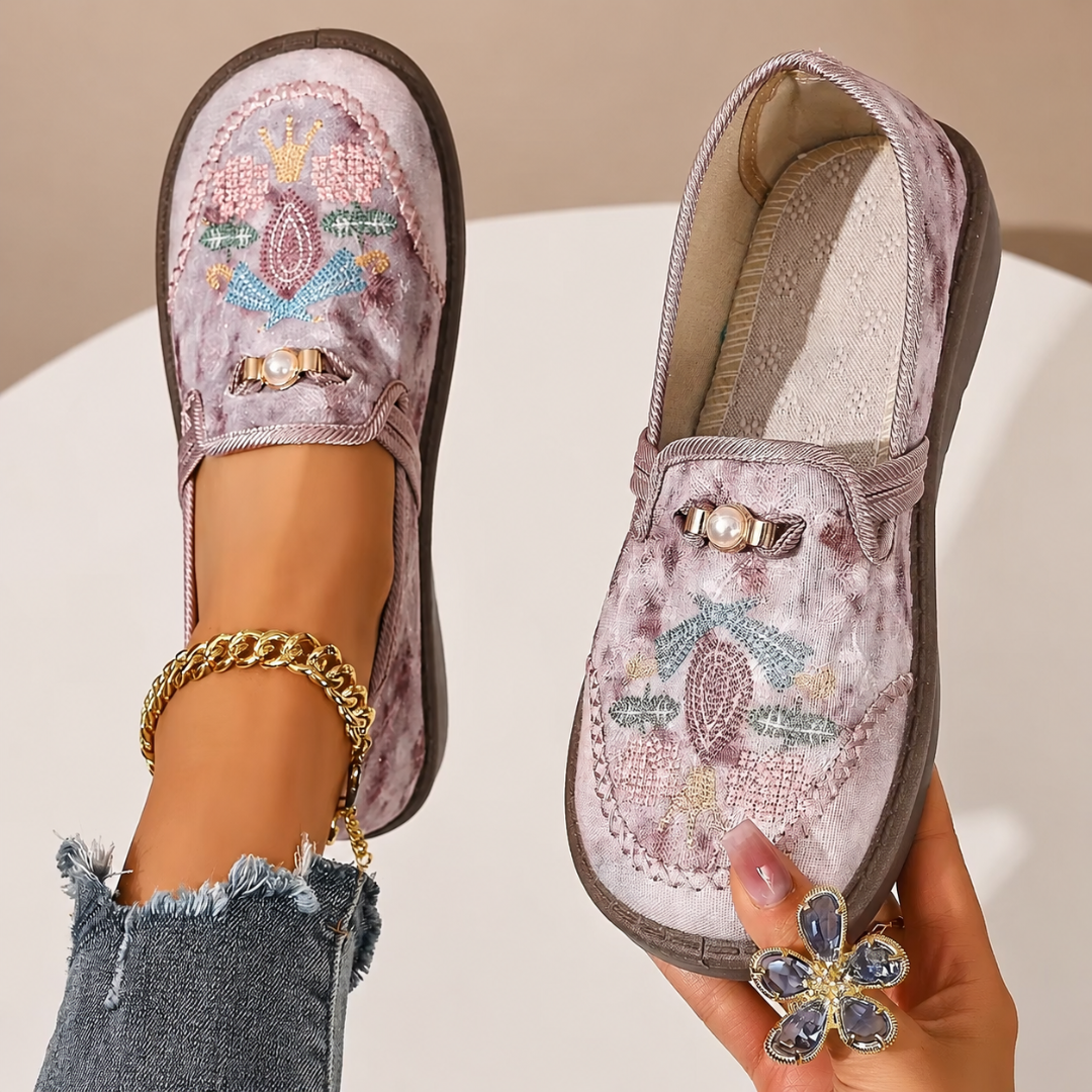 Women's lightweight everyday sneakers in white, designed for all-day comfort & casual walking.