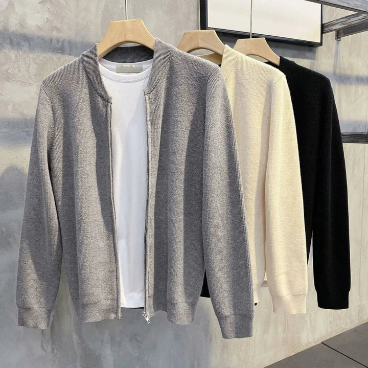 Cozy men's loose-fit zipper cardigan, a warm and stylish sweater. Modern outerwear for casual, all-season comfort.