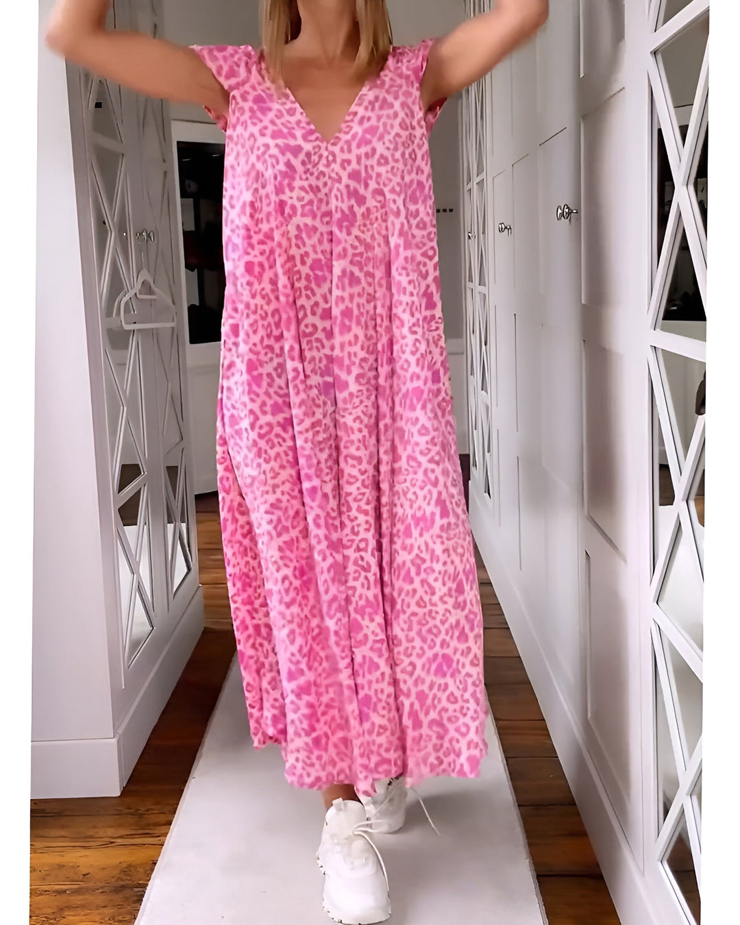 Elegant women's V-neck short sleeve leopard print maxi dress, perfect for summer.
