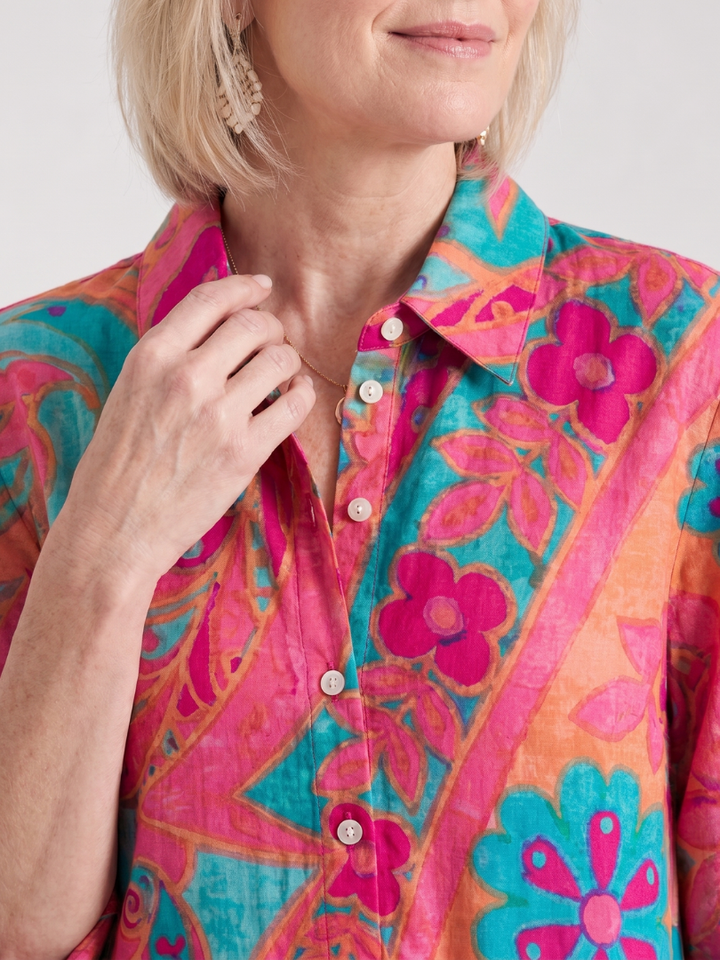 Relaxed fit Klera printed midi dress featuring a collared design, button front & three-quarter sleeves for women.