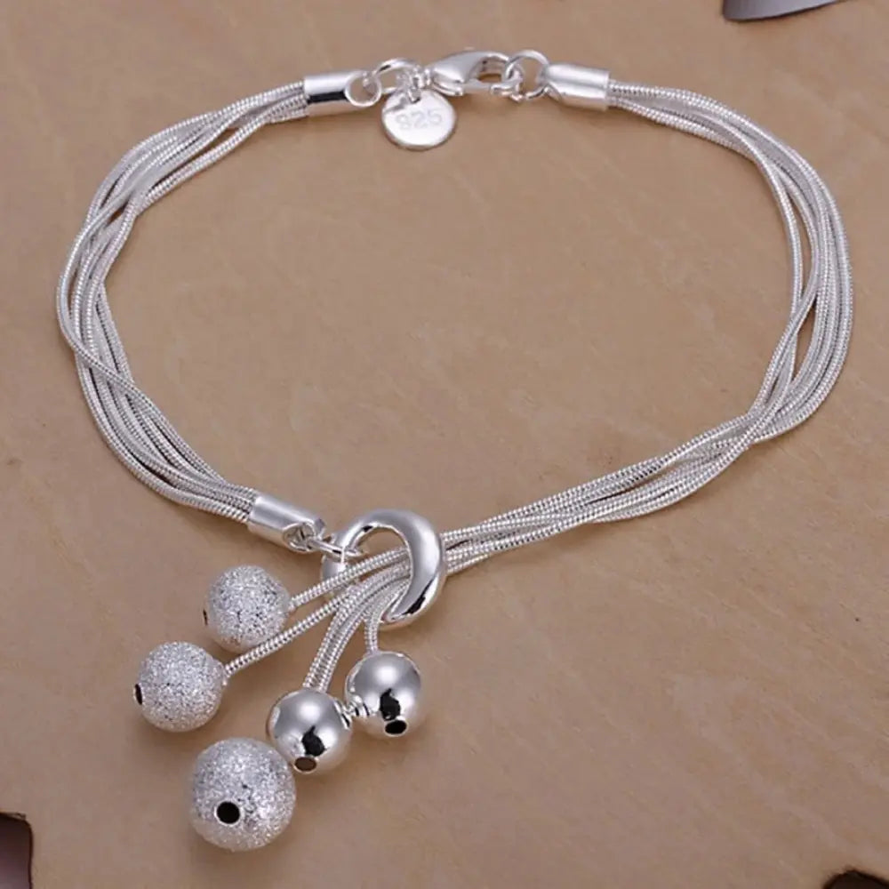Versatile 925 sterling silver chain bracelet for women. Fine, elegant delicate jewelry, ideal for any outfit.