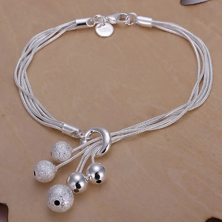 Versatile 925 sterling silver chain bracelet for women. Fine, elegant delicate jewelry, ideal for any outfit.