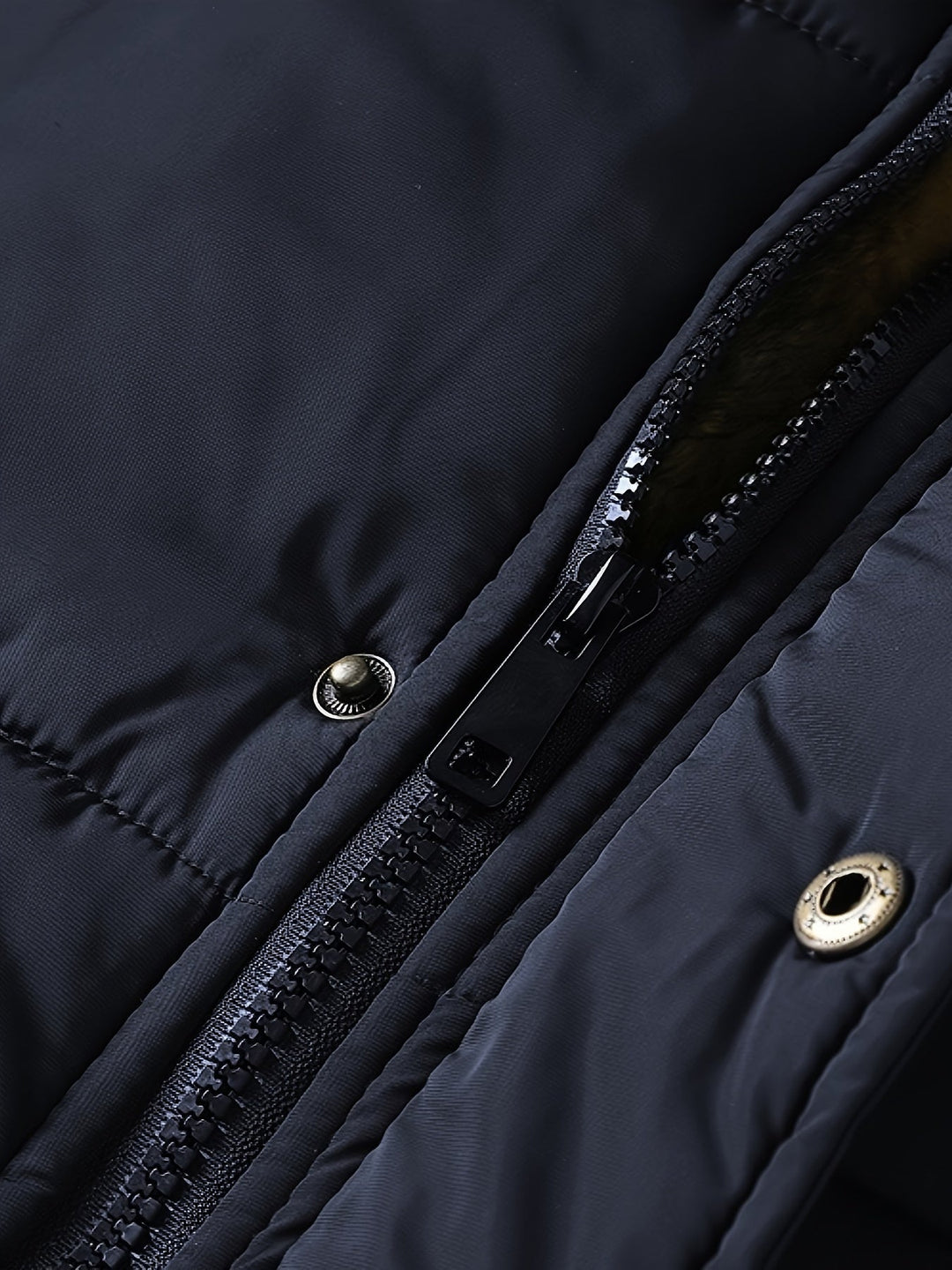 Men's outdoor winter jacket: a warm, hooded, quilted puffer for adventure.