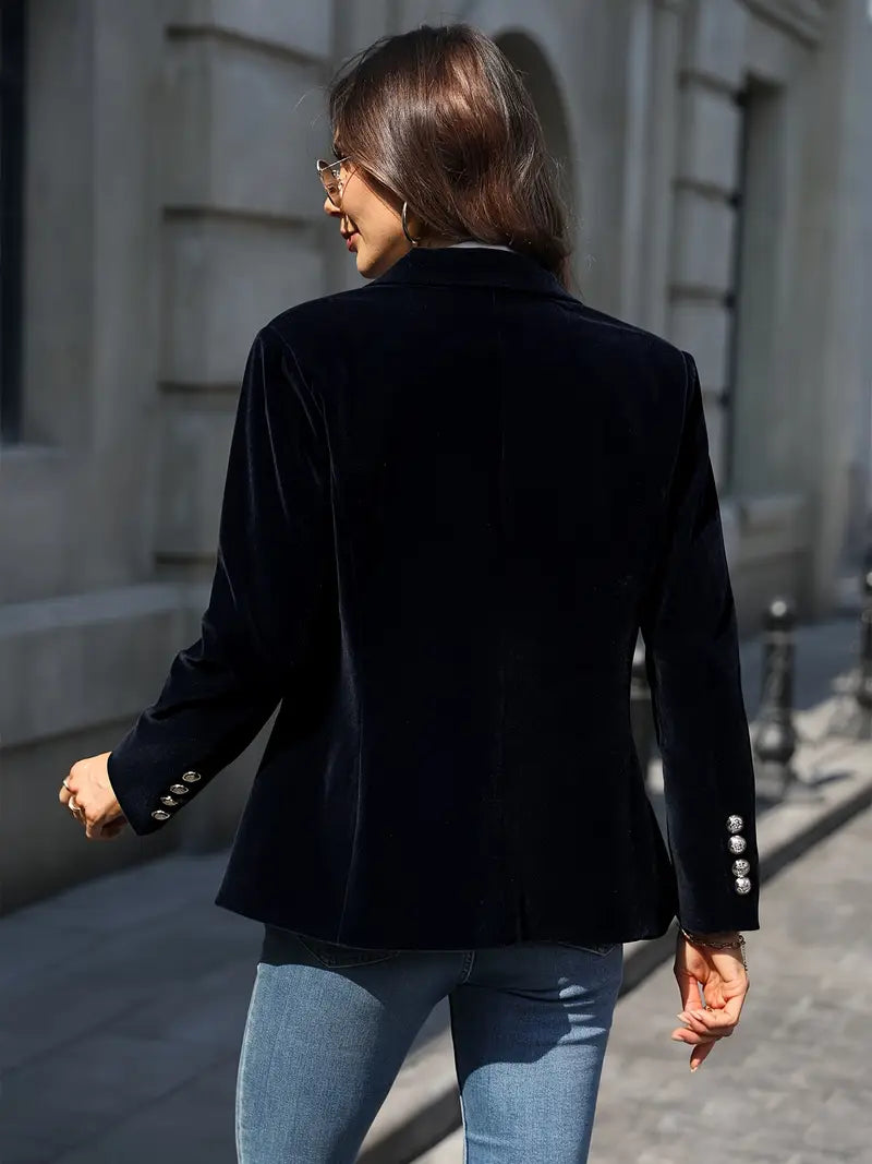 Elegant women's tailored blazer, single-button design for professional office and business casual style.
