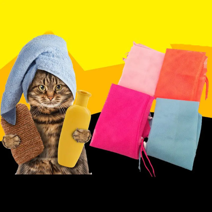 Breathable mesh cat grooming bag for safe, easy pet bathing. Ideal animal bath aid.