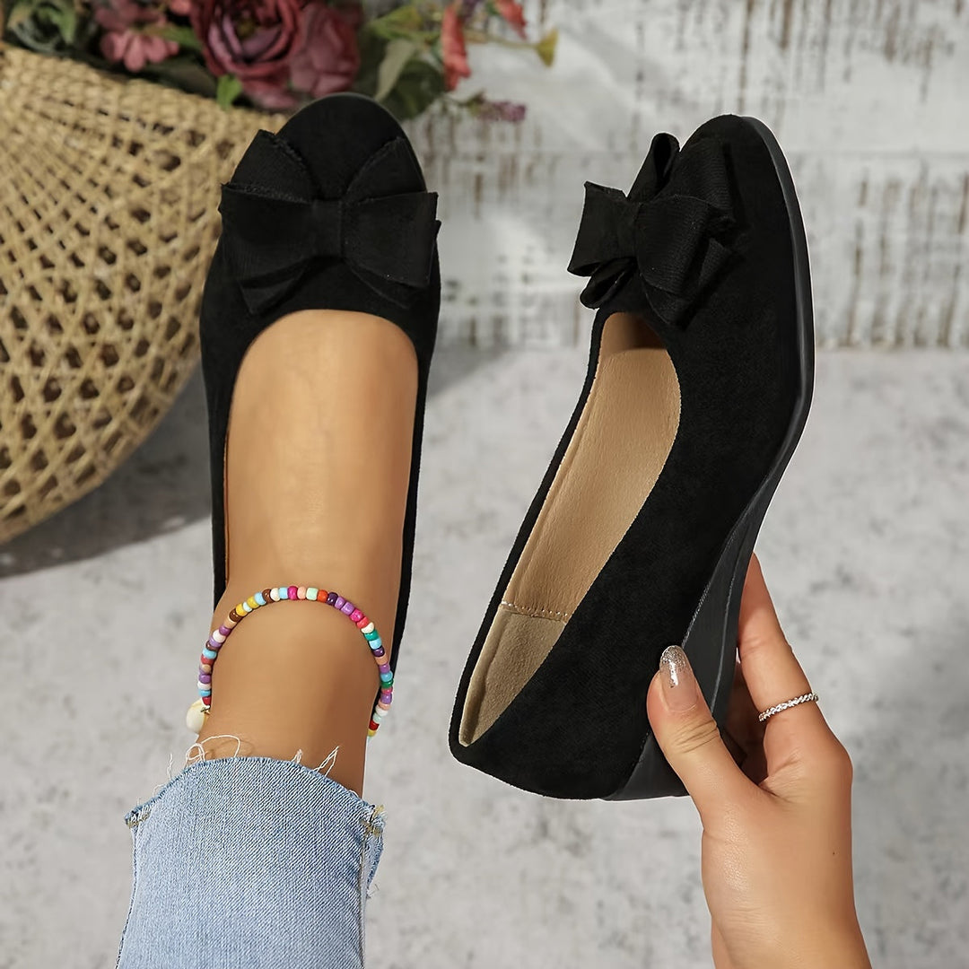 Stylish women's orthopedic flats, providing excellent support for all-day comfort.