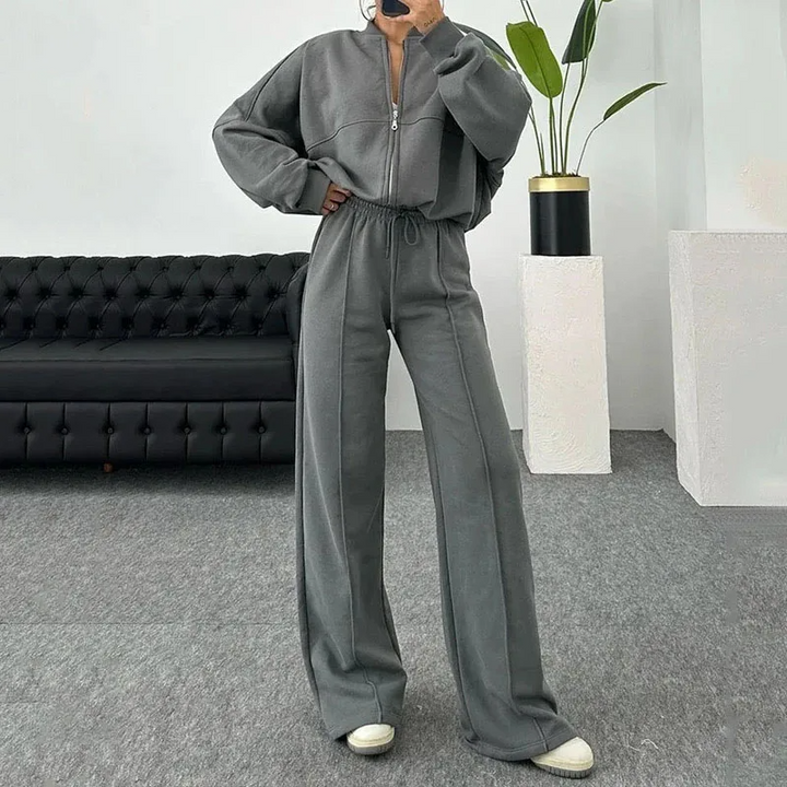 Everyday women's cozy tracksuit set. Comfortable two-piece polyester outfit for relaxed fit casual wear & stylish lounging. [[lstfy-media:6]]