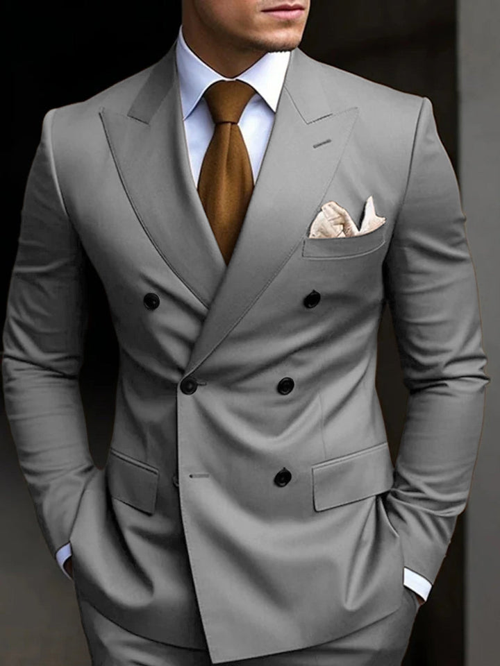 Business suit: Men's classic double-breasted design, ideal for a professional style.