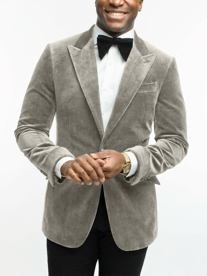 Stylish men's jacket, perfect for evening wear, showcasing its impeccable tailored fit.