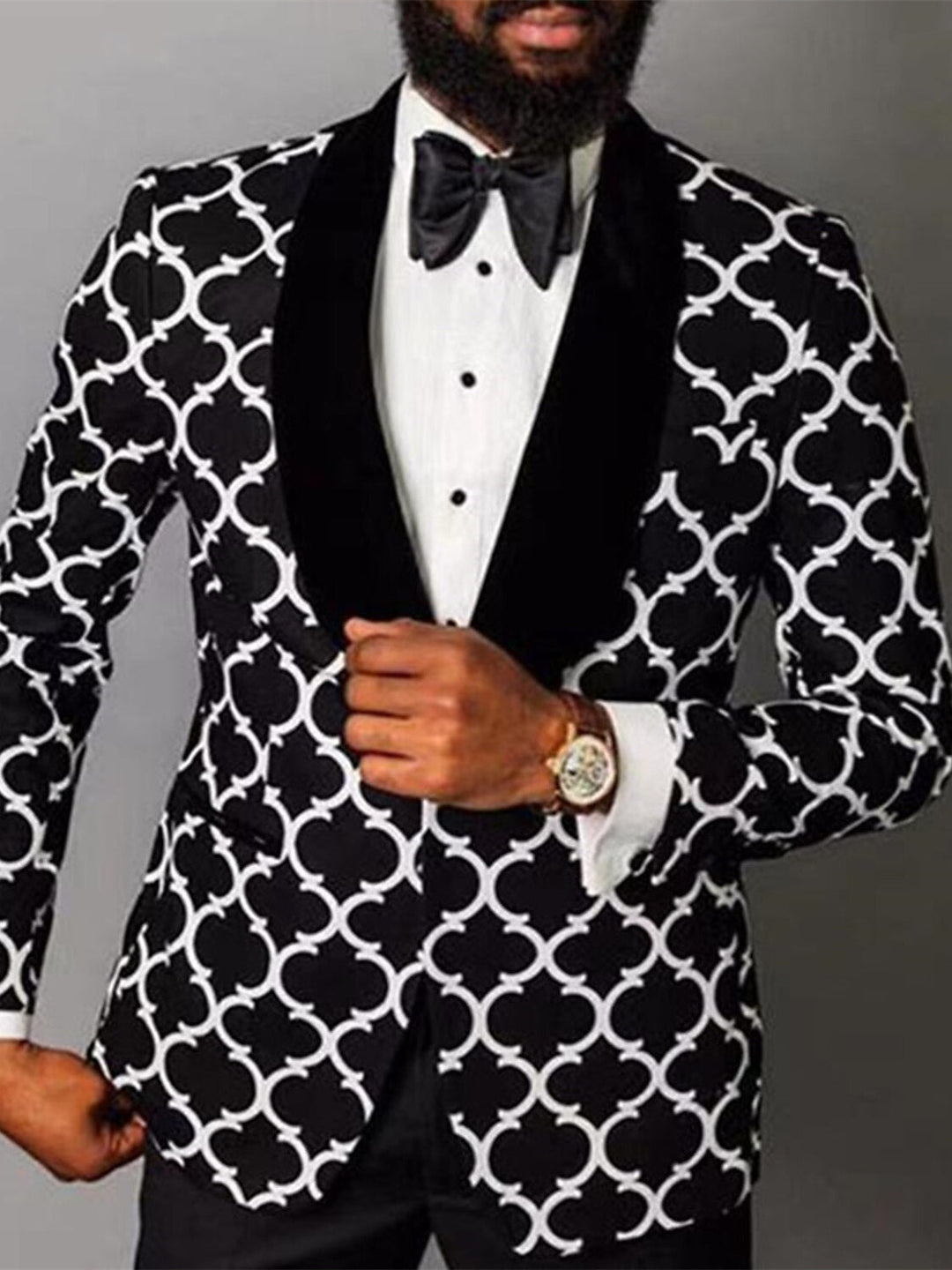 Men's stylish checkered single-breasted suit, perfect for business, office wear, or formal occasions. Tailored fit.