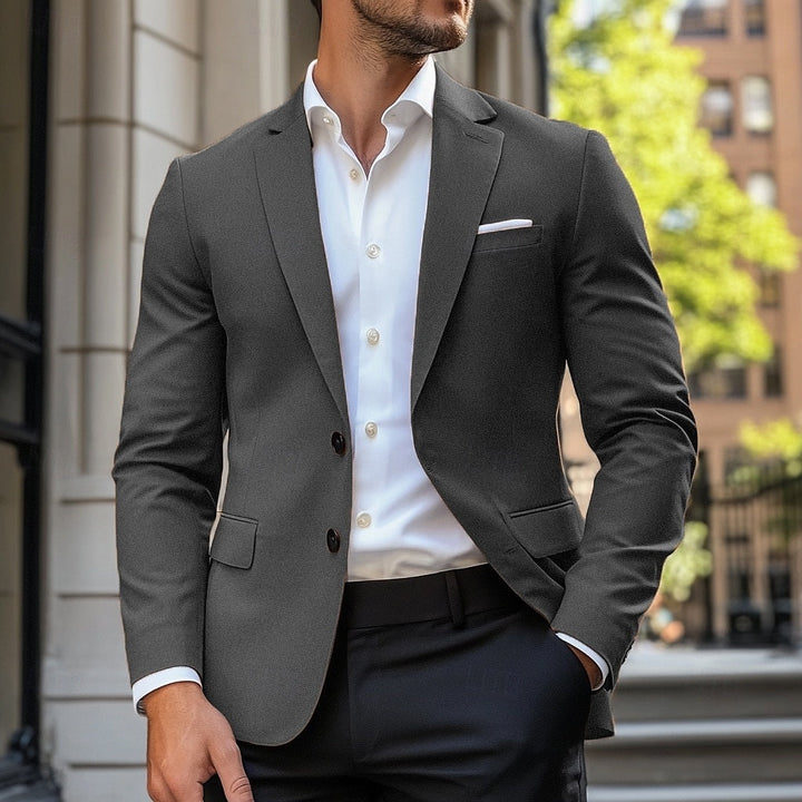 Smart casual men's jacket, standard fit single-breasted. Essential lightweight outerwear for modern fashion.