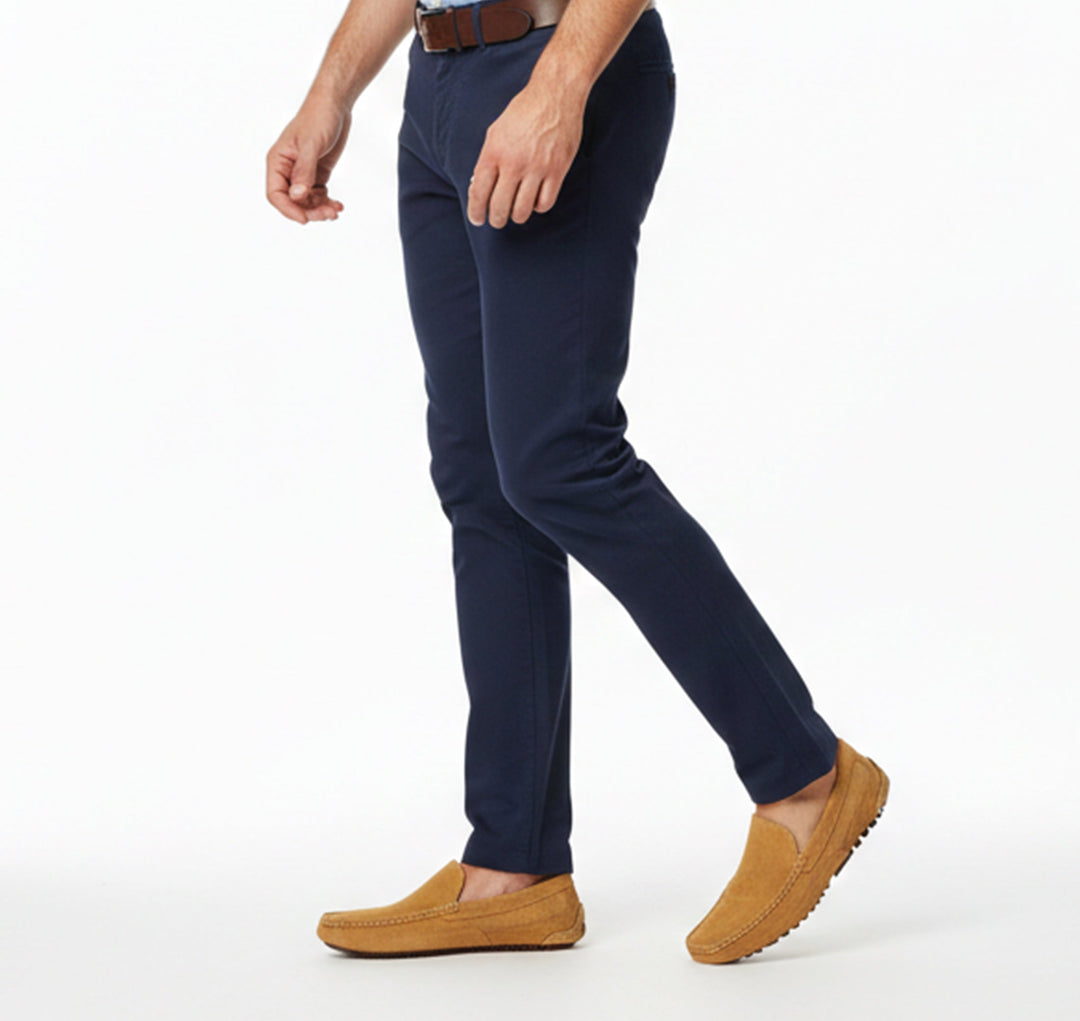 Classic men's comfort slip-on footwear, ideal for casual and everyday stylish walking.