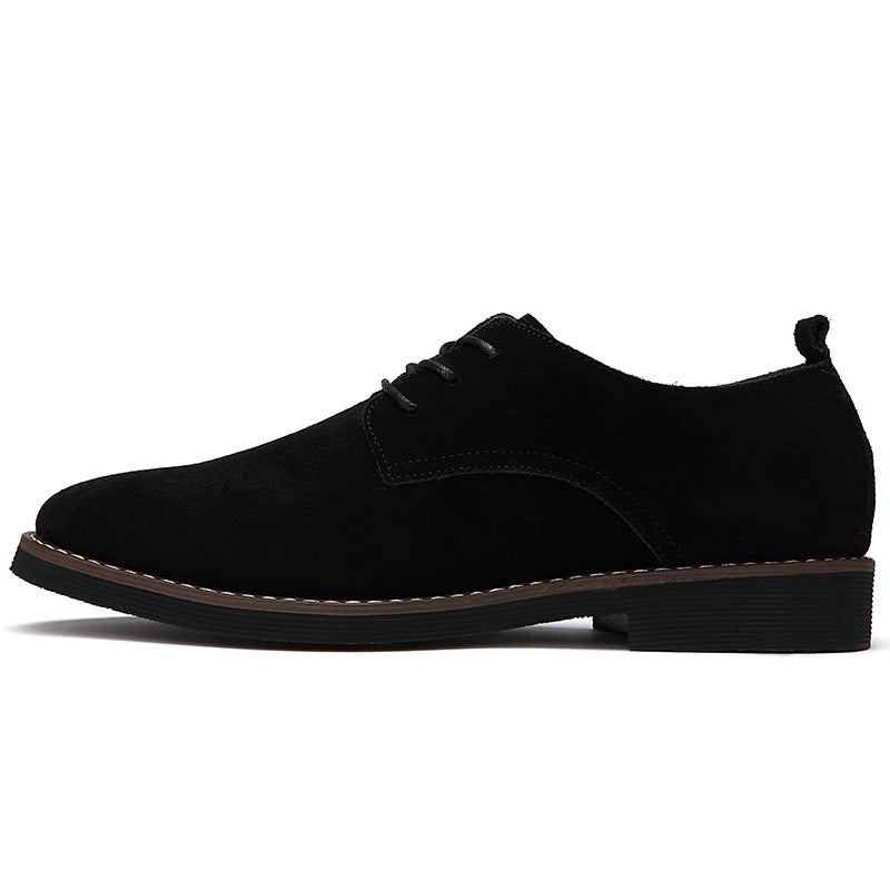 Comfortable men's lace-up dress shoes in a classic design, perfect for work, business, or formal events. Elegant men's fashion.