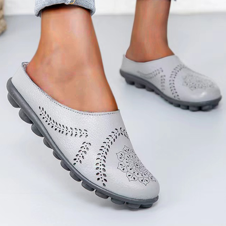 Versatile women's orthopedic clogs, ideal for everyday wear, comfort, and support.
