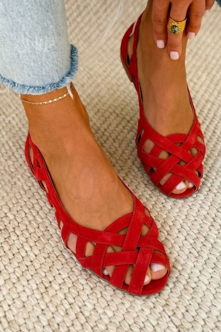 Durable women's flat open toe cross-strap sandals, great for all summer activities.