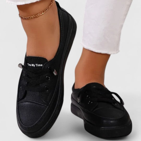Comfortable women's orthopaedic sneakers, ideal for walking, everyday wear, and long-lasting support.
