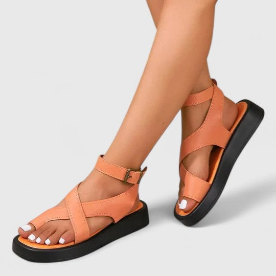 Chic, lightweight women's flat sandals, designed for ultimate summer comfort and style.