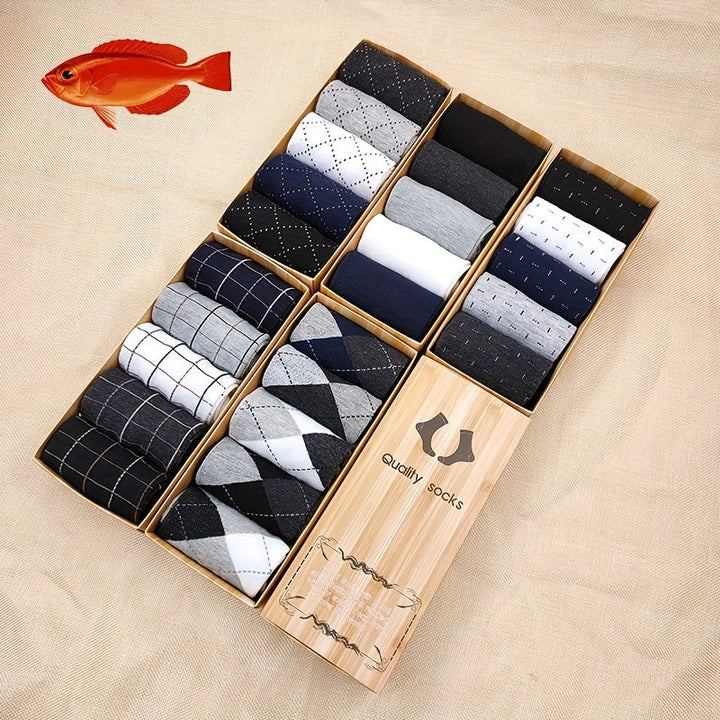 Stylish men's checked pattern socks, perfect for dress or casual wear.