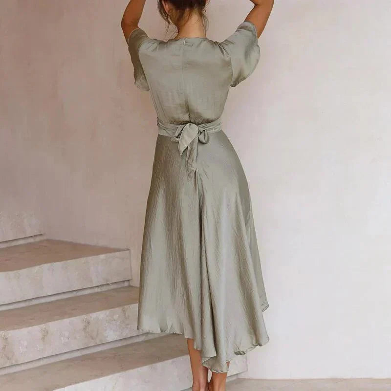 Vintage charm midi dress, elegant and flowing, ideal for women's summer fashion and casual chic occasions.