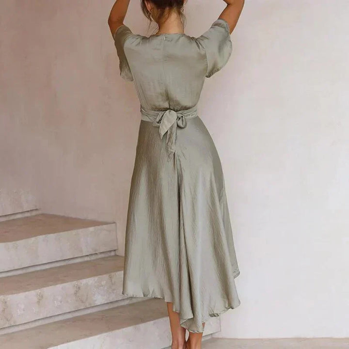Vintage charm midi dress, elegant and flowing, ideal for women's summer fashion and casual chic occasions.