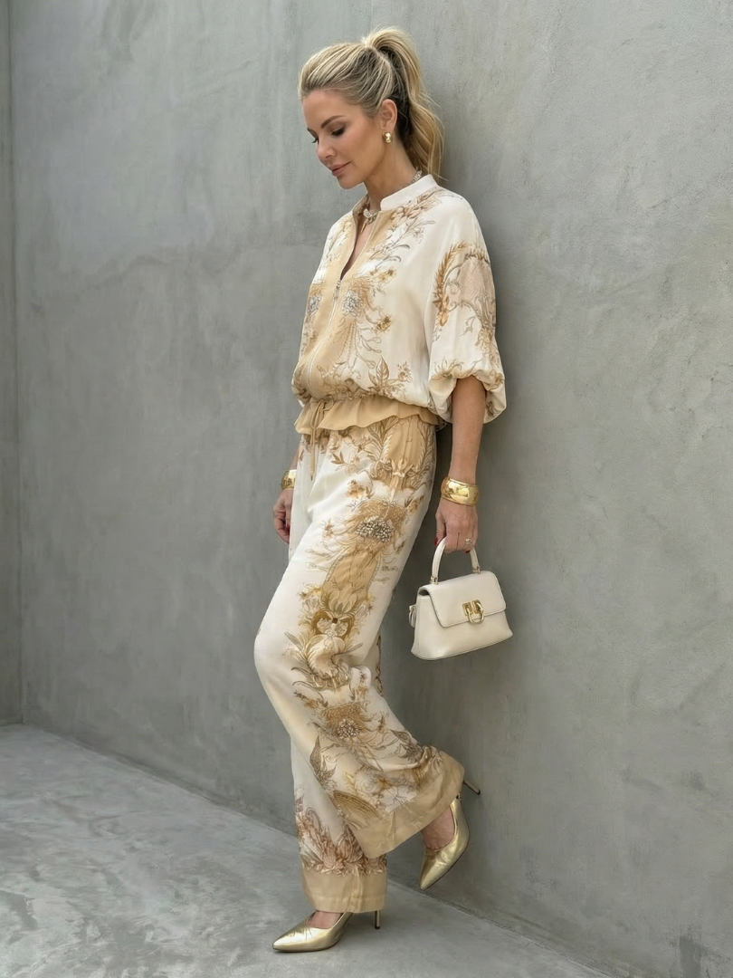 Elegant women's two-piece set with baroque floral print, relaxed fit, and satin effect for a chic casual outfit.