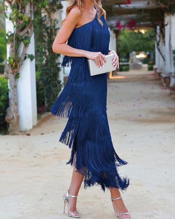 Comfortable women's dropped shoulder maxi dress, offering elegant style for both casual and evening events.