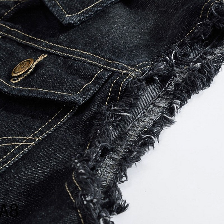 Versatile men's black sleeveless jacket, ideal for elevating your casual fashion look.