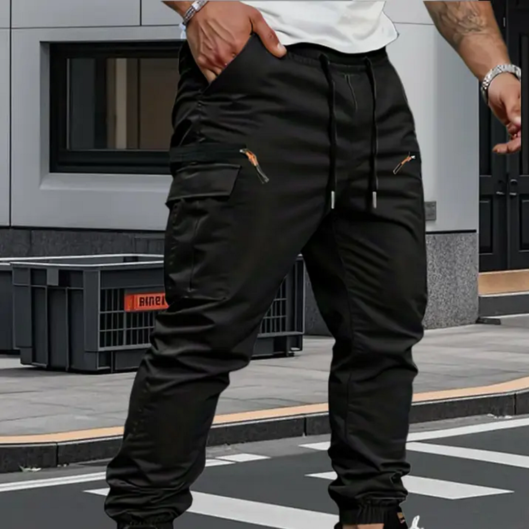 Men's utility cargo pants offering everyday comfort, featuring a modern tapered cut and practical side pockets.