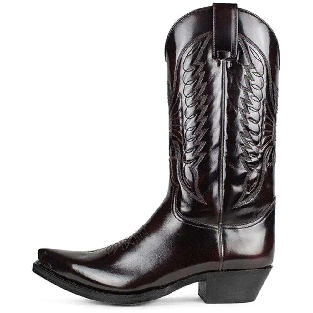 Versatile unisex Western boots. Robust cowboy rider footwear, perfect for fashion, comfort & adventure.