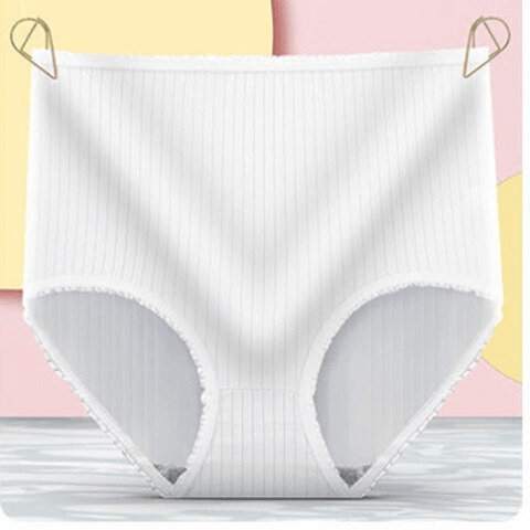 Soft touch women's leakproof underwear, silk-cotton fabric, breathable daily essentials 3-pack.
