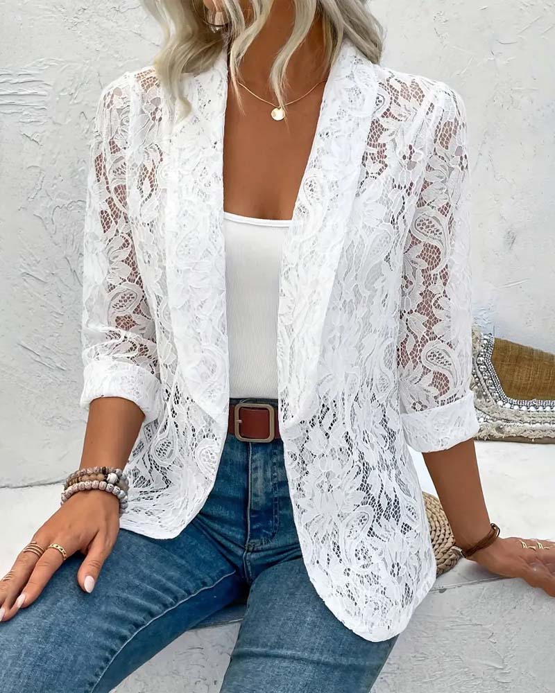 Fashionable women's spring/summer coat featuring an elegant floral lace lapel collar.