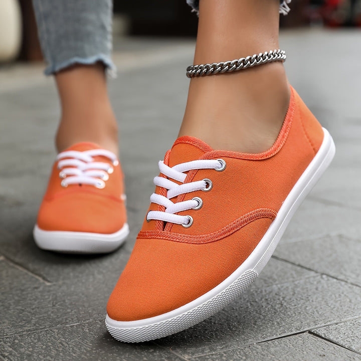 Comfortable women's low-top lace-up shoes, perfect casual sneakers for everyday wear.