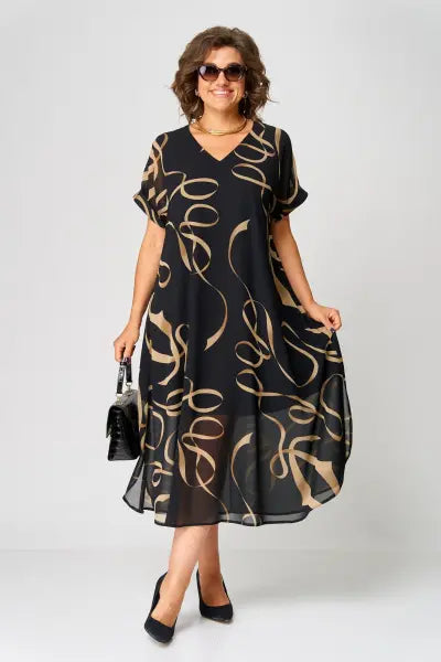 Versatile women's midi dress, ideal for autumn & winter. Elegant yet casual, offering cosy comfort.