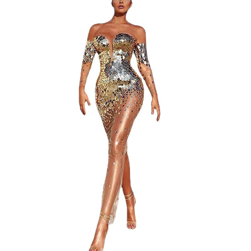 Luxurious gold long banquet dress for women, an elegant evening gown perfect for special occasion events.