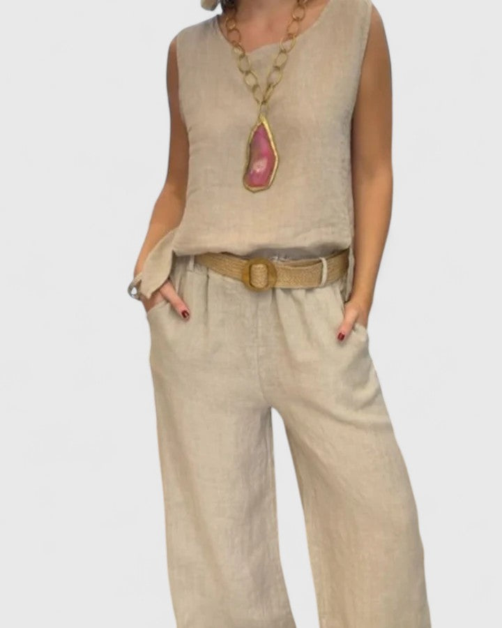 Chic women's sleeveless top and wide-leg pants two-piece set, perfect for an elegant or casual look.