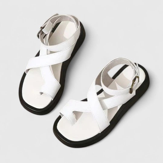 Everyday ladies' flat sandals, offering elegant comfort and summer style.