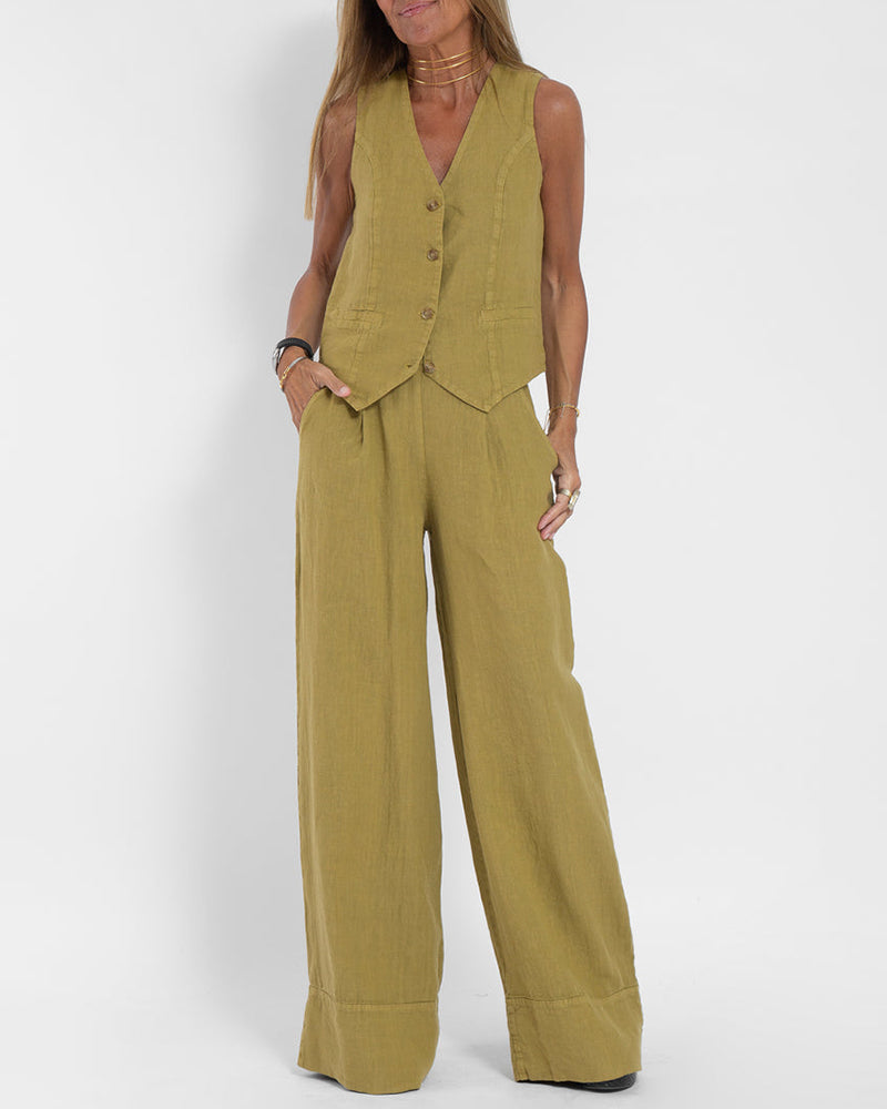 High-fashion women's two-piece wide leg pants & vest set, an iconic choice for modern elegance.
