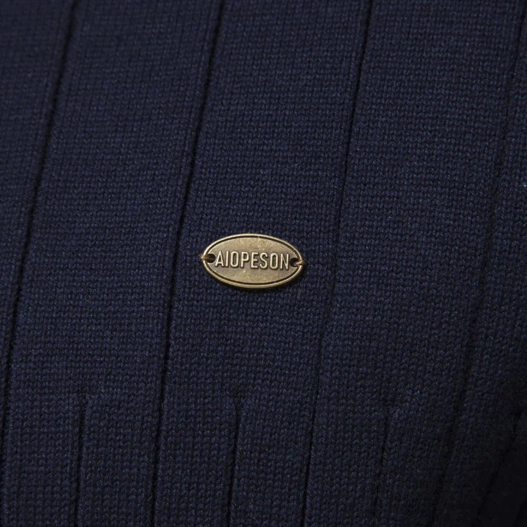 Stylish men's quarter-zip long-sleeve sweater. Mock neck, fitted for comfort and effortless casual fashion.