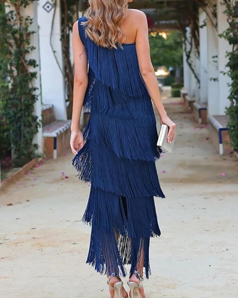 Flowy elegant women's long dress with stylish dropped shoulders, suitable for a sophisticated look.